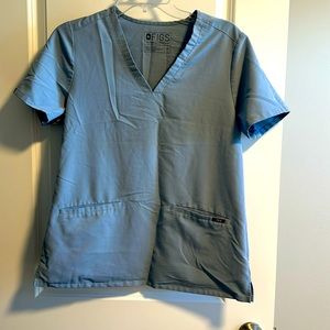 Figs 3 pocket scrub top